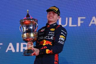 Formel-1-Weltmeister Max Verstappen feiert Sieg in Bahrain