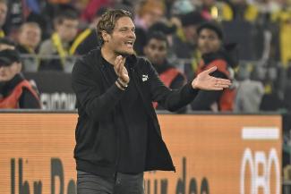 Dortmunds Trainer Edin Terzic während des Bundesliga-Heimspiels gegen Heidenheim