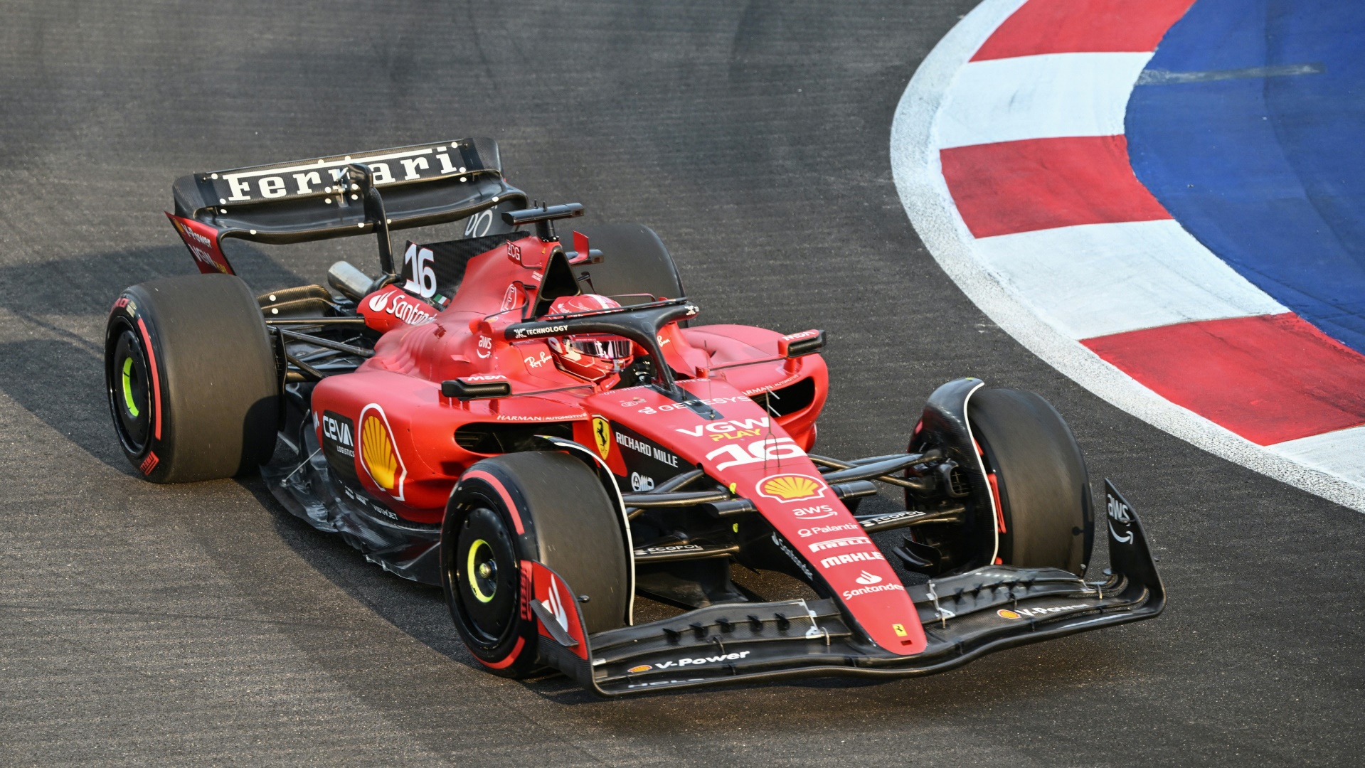 Ferrari aktuell vor Verstappen