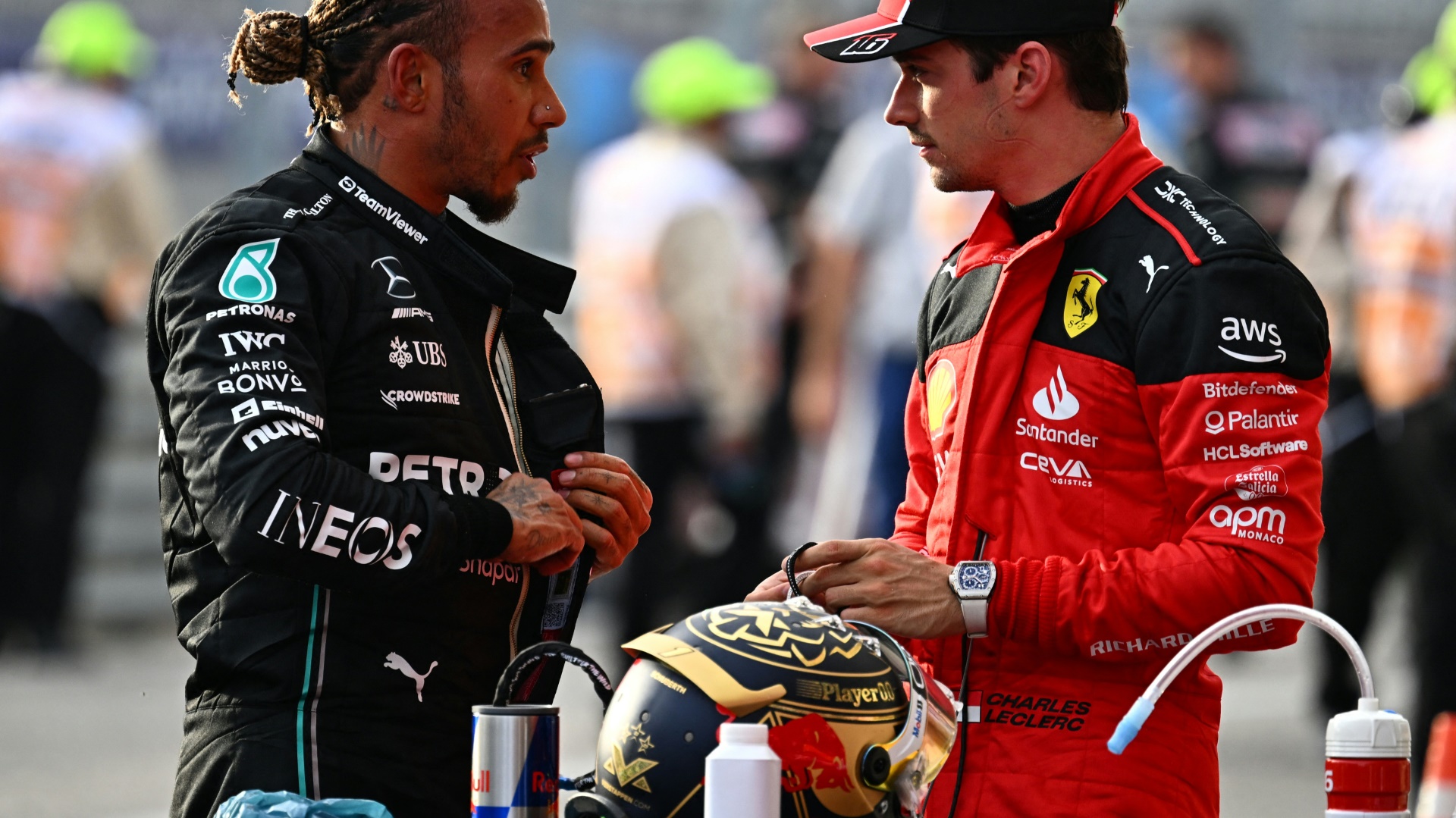 Nachträgliches Aus für Lewis Hamilton und Charles Leclerc (r.)