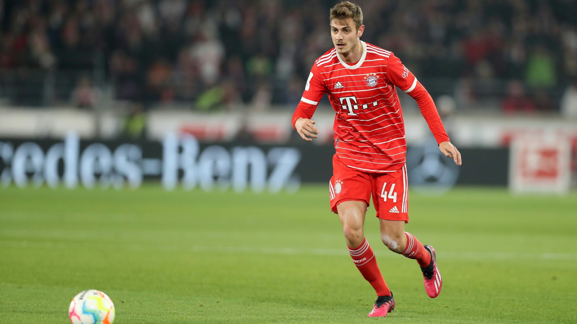 Bayer Leverkusen leiht Josip Stanisic aus