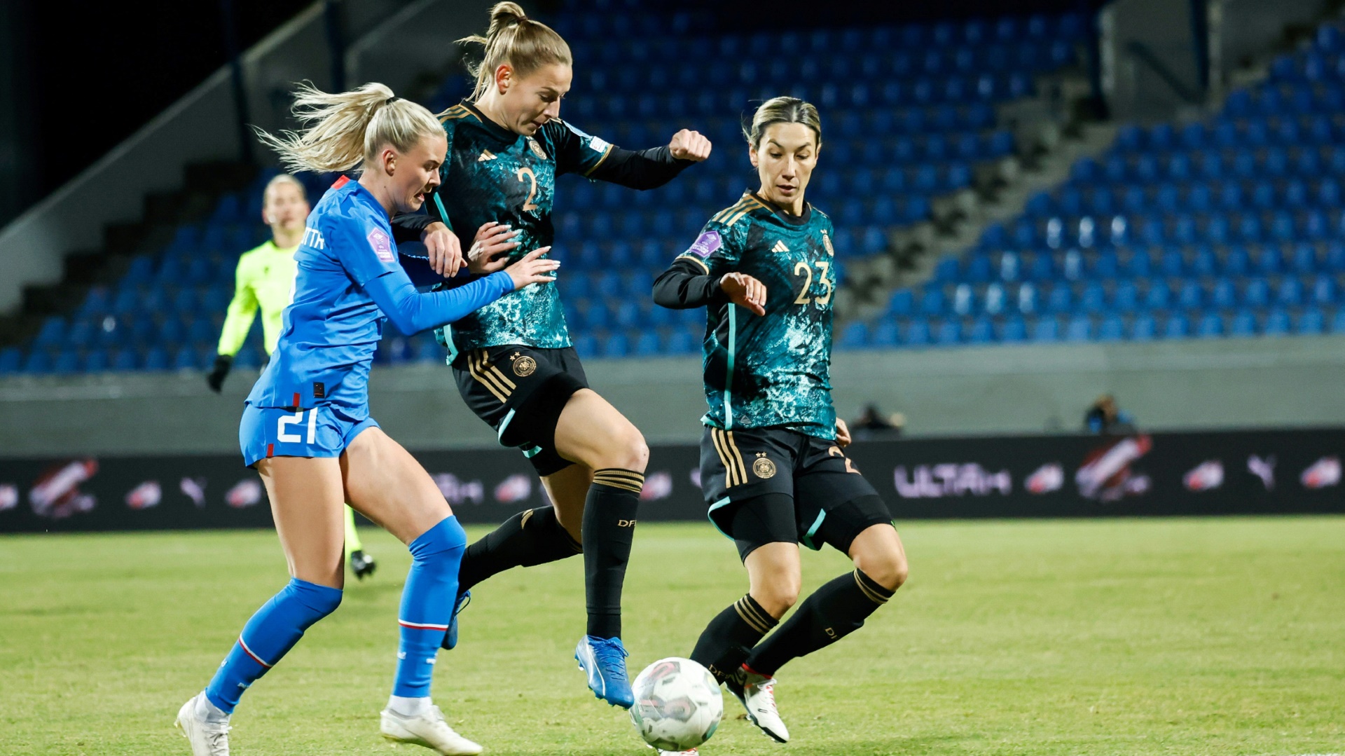 Die DFB-Frauen besiegen Island mit 2:0