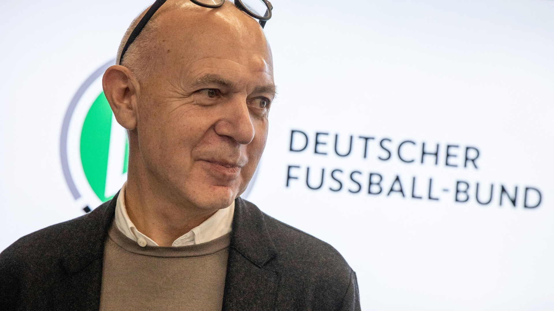 DFB-Präsident Bernd Neuendorf stellte das Projekt  vor