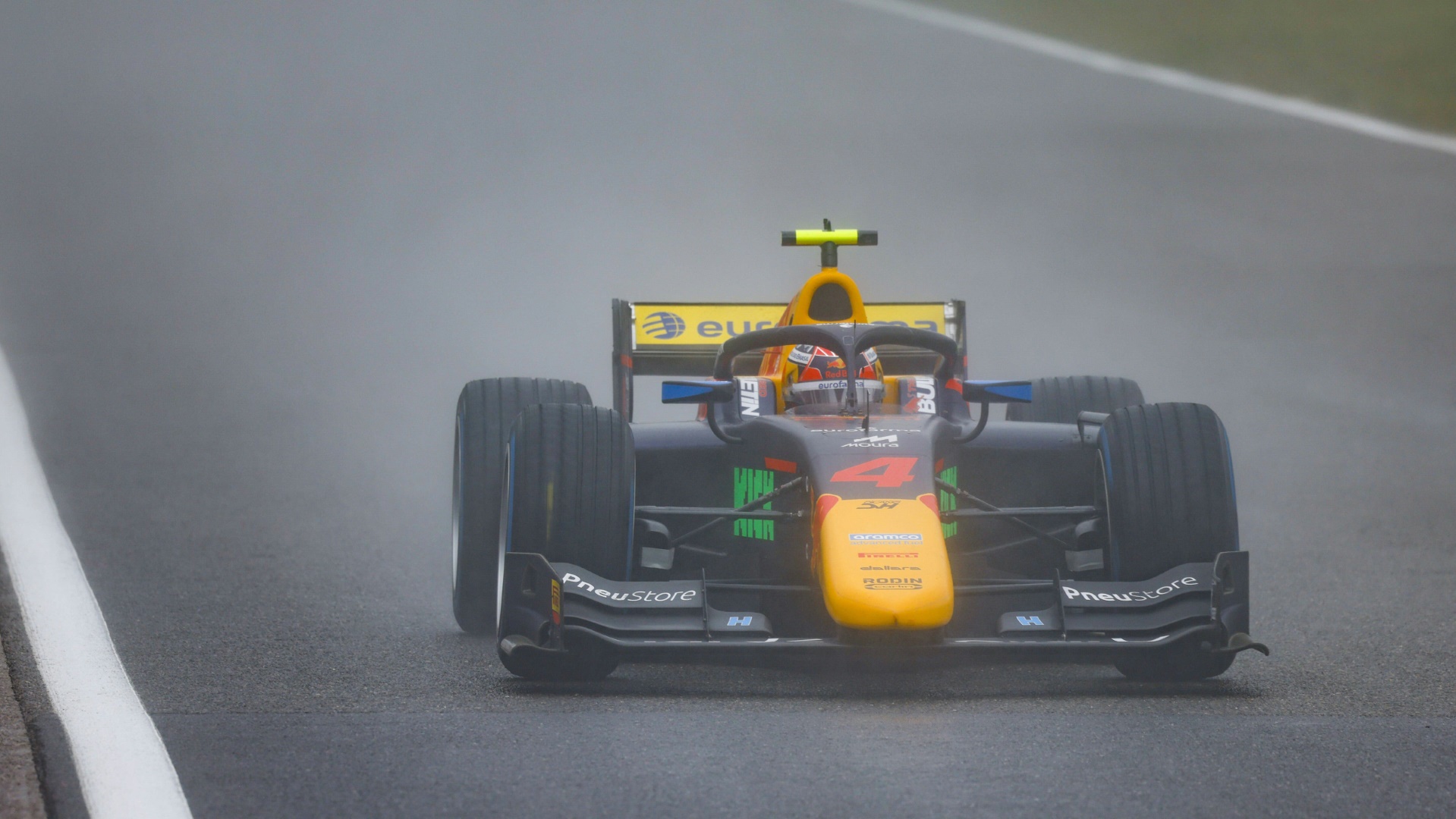 Enzo Fittipaldi gewinnt sein erstes Formel-2-Rennen