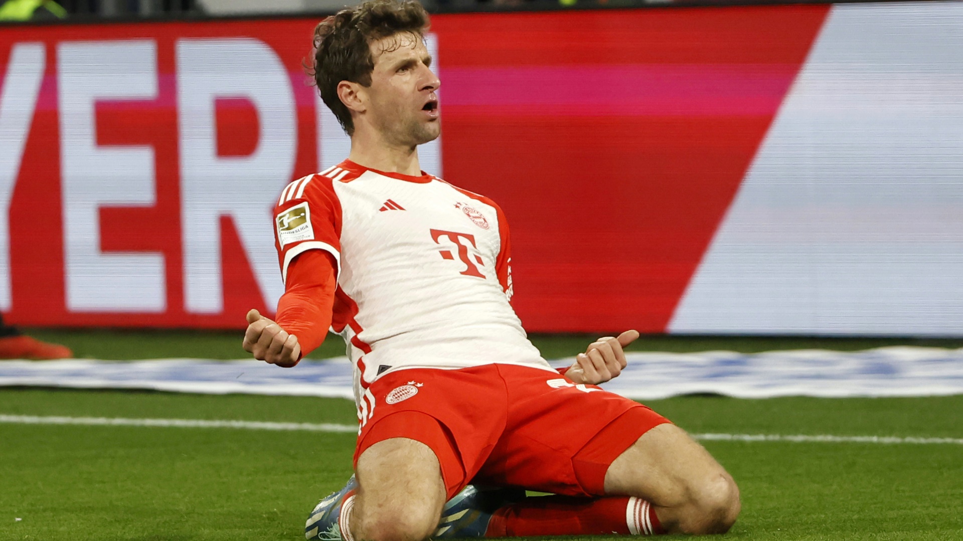 Urgestein Müller bleibt beim FC Bayern