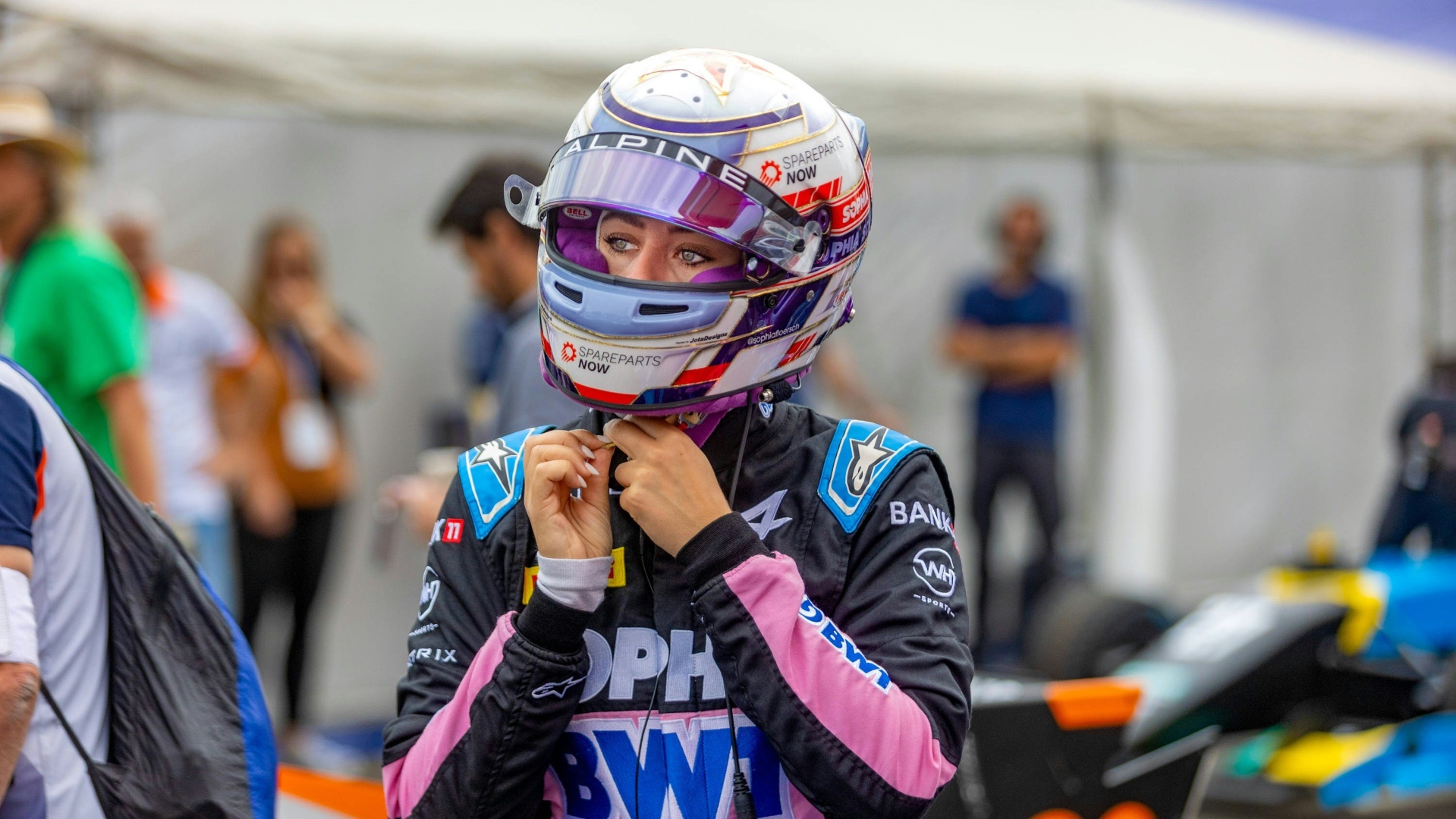 Sophia Flörsch holt als erste Frau der Formel 3 Punkte