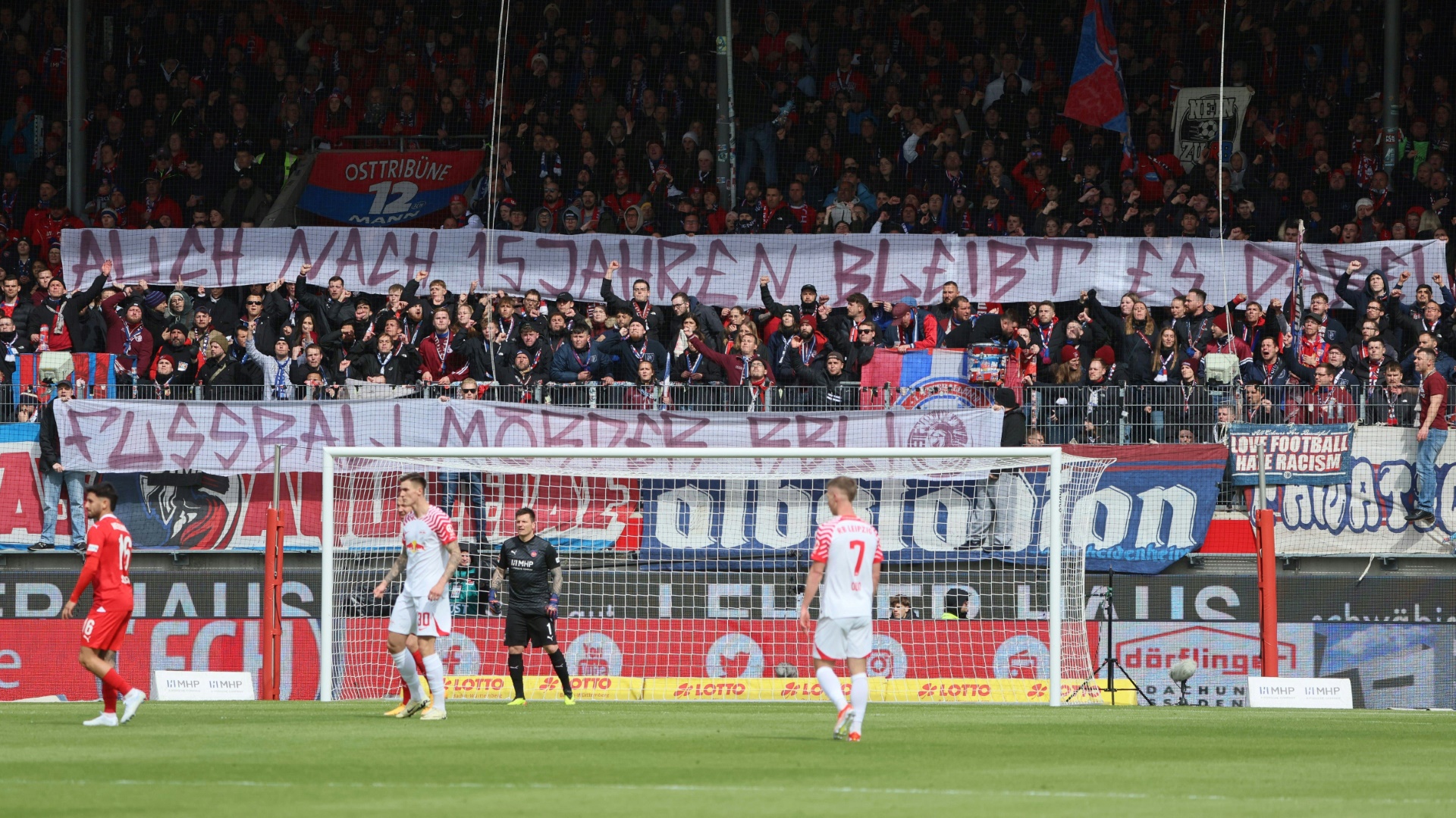Heidenheimer Fans protestierten gegen RB Leipzig