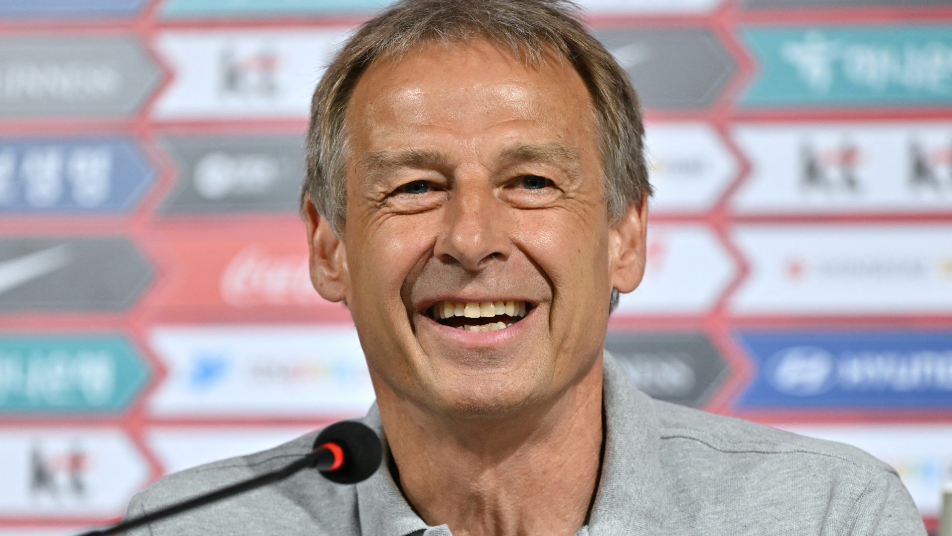 Klinsmann hält Druck stand und triumphiert mit Südkorea