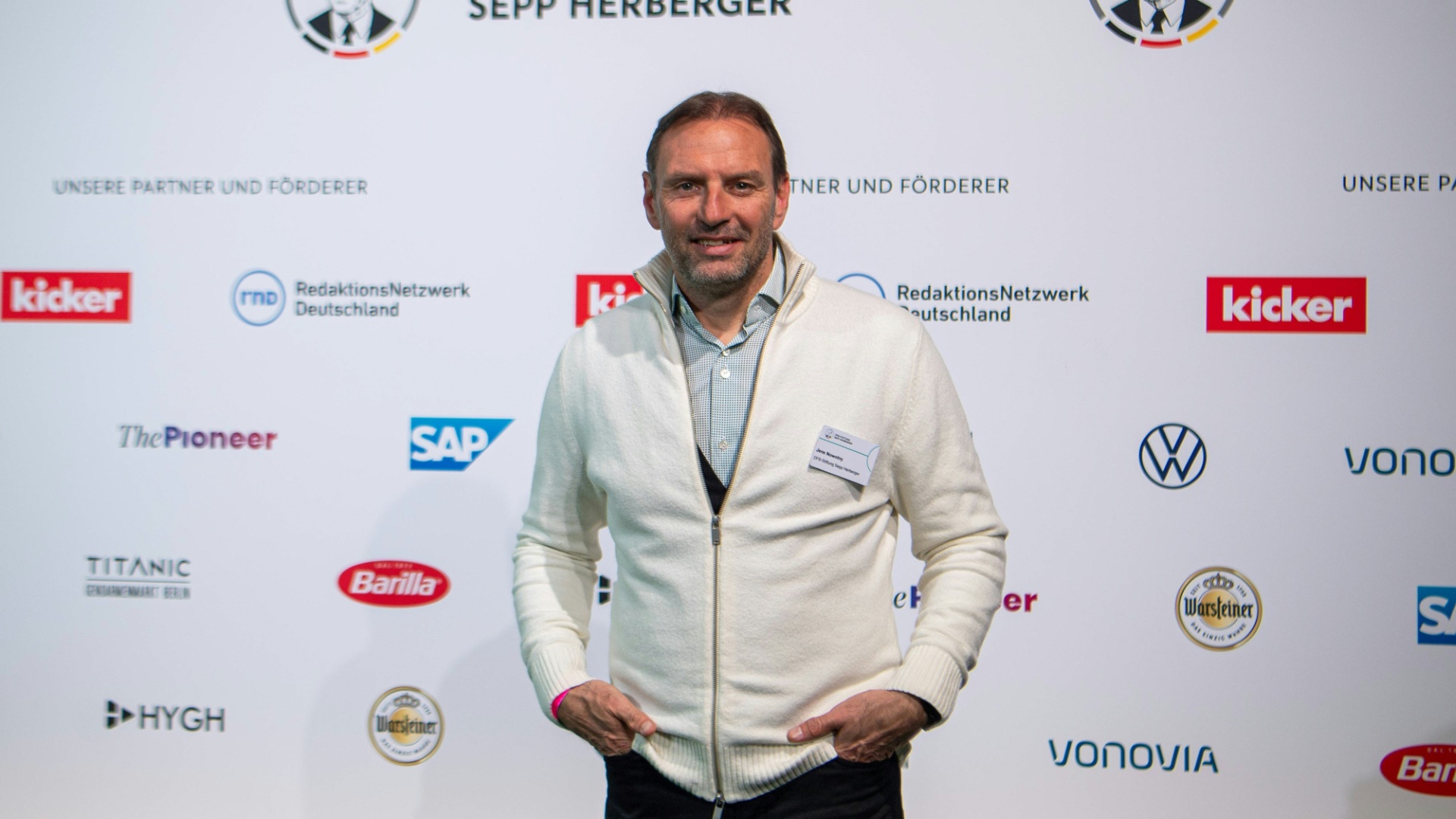Jens Nowotny glaubt an Bayer Leverkusen