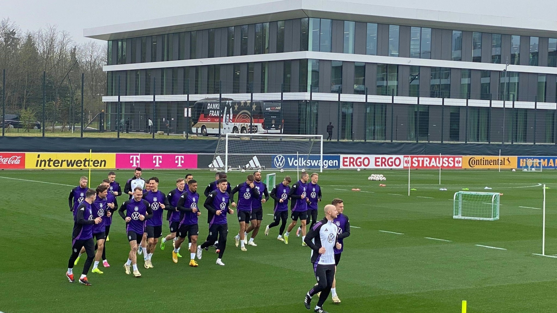 DFB-Training mit Rückkehrer Kroos