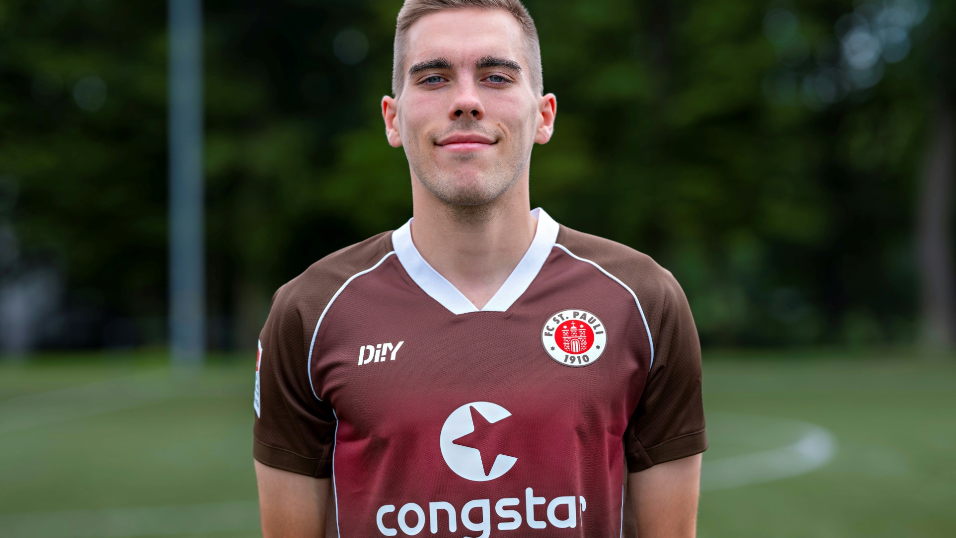 Günther spielte bislang für die U23 der Hamburger