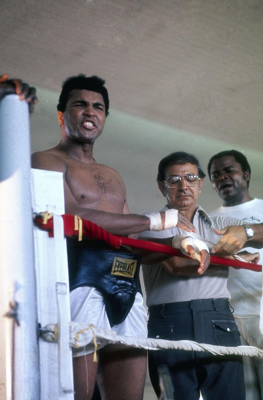Muhammad Ali, Angelo Dundee, Bundini Brown 1974 beim Training in Kinshasa