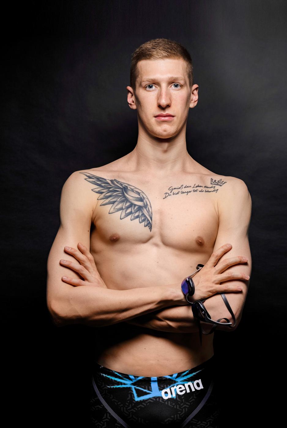 Florian Wellbrock zeigt seine Tattoos