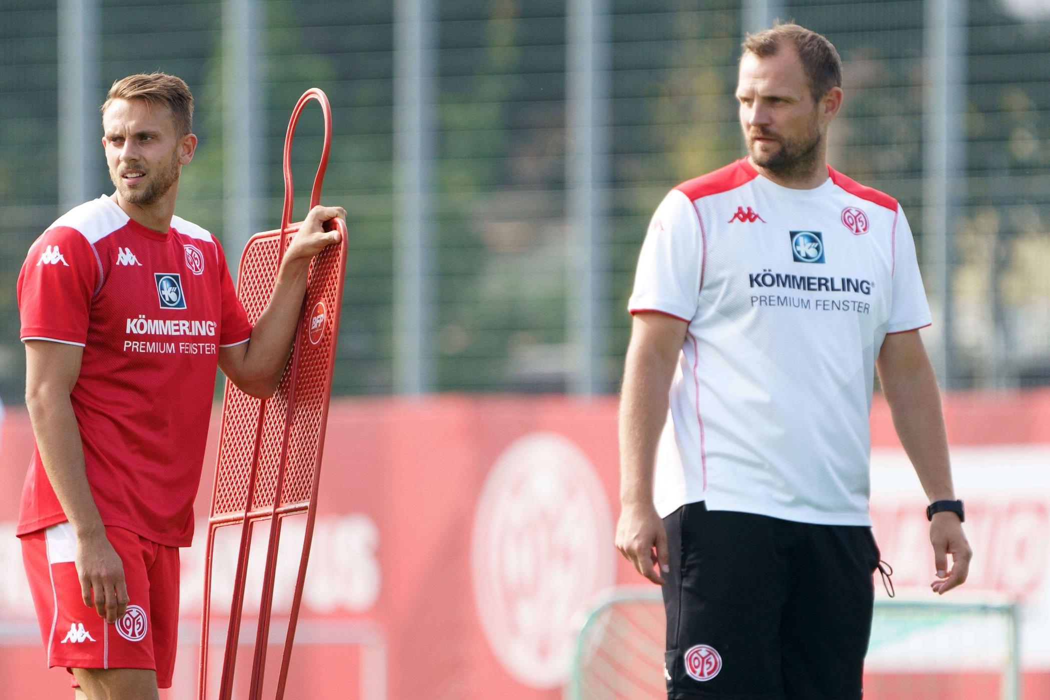 Marcus Ingvartsen und Trainer Bo Svensson (1. FSV Mainz 05)