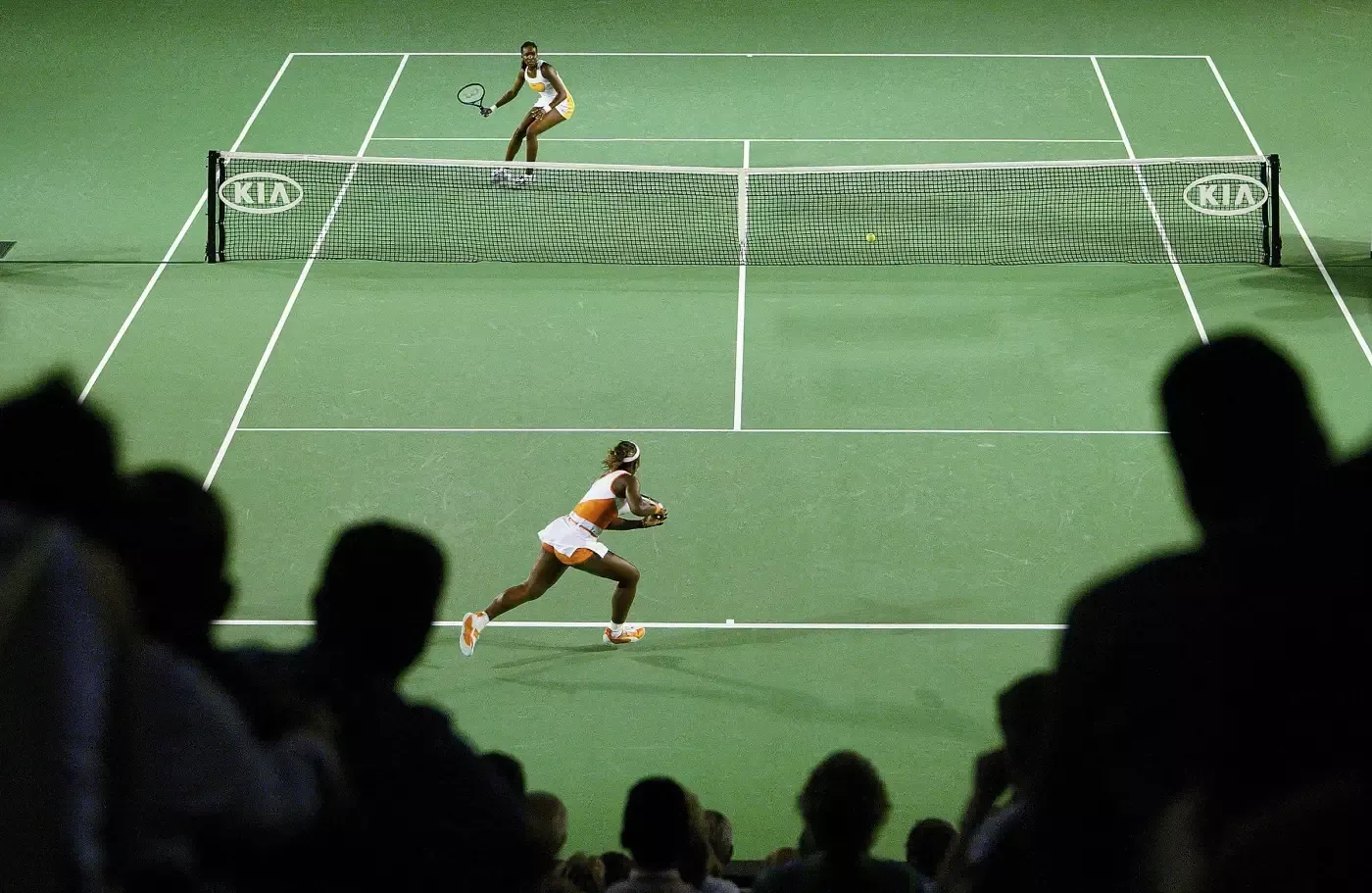 25. Januar 2003: Venus (oben) revanchiert sich im Finale der Australian Open gegen Serena.