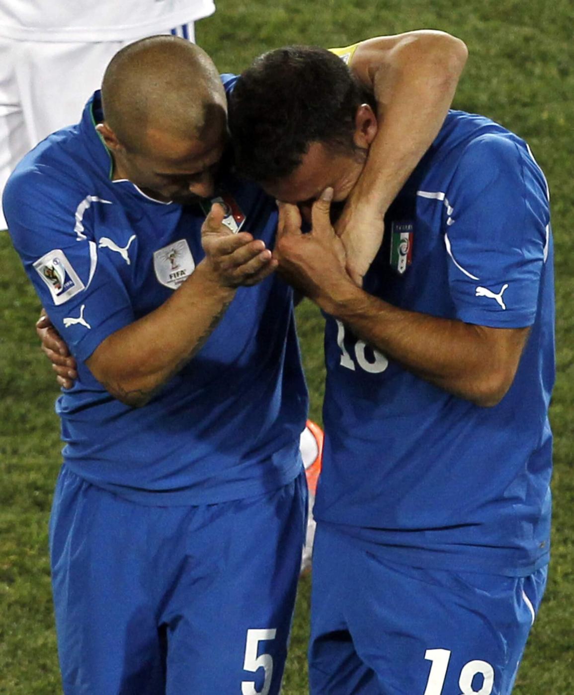Tränen bei den Italienern nach dem Ausscheiden bei der WM 2010