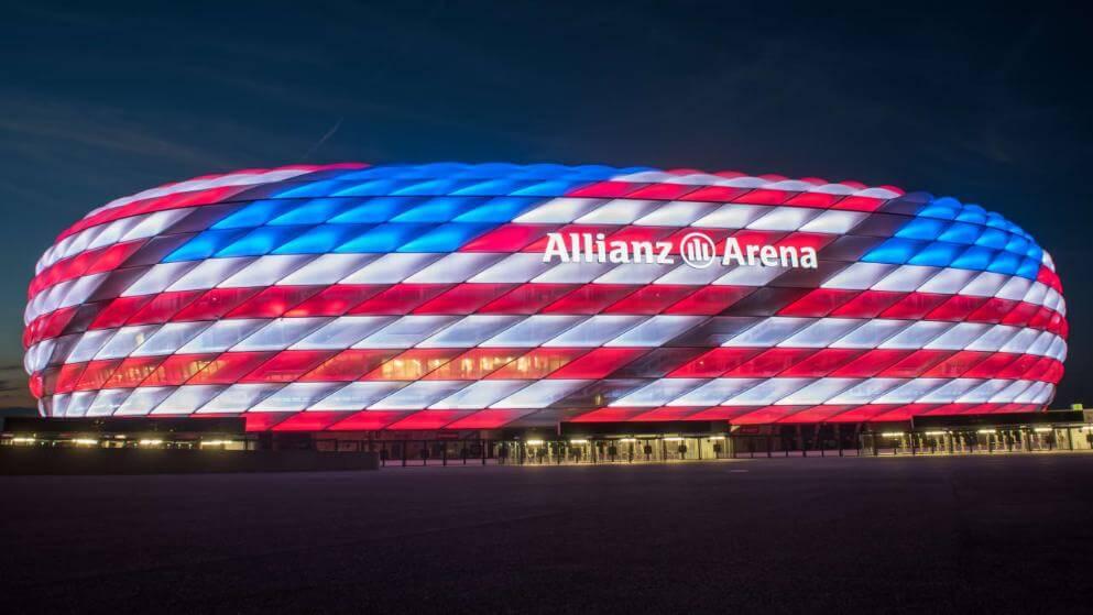 Allianz Arena in München in den US-Farben