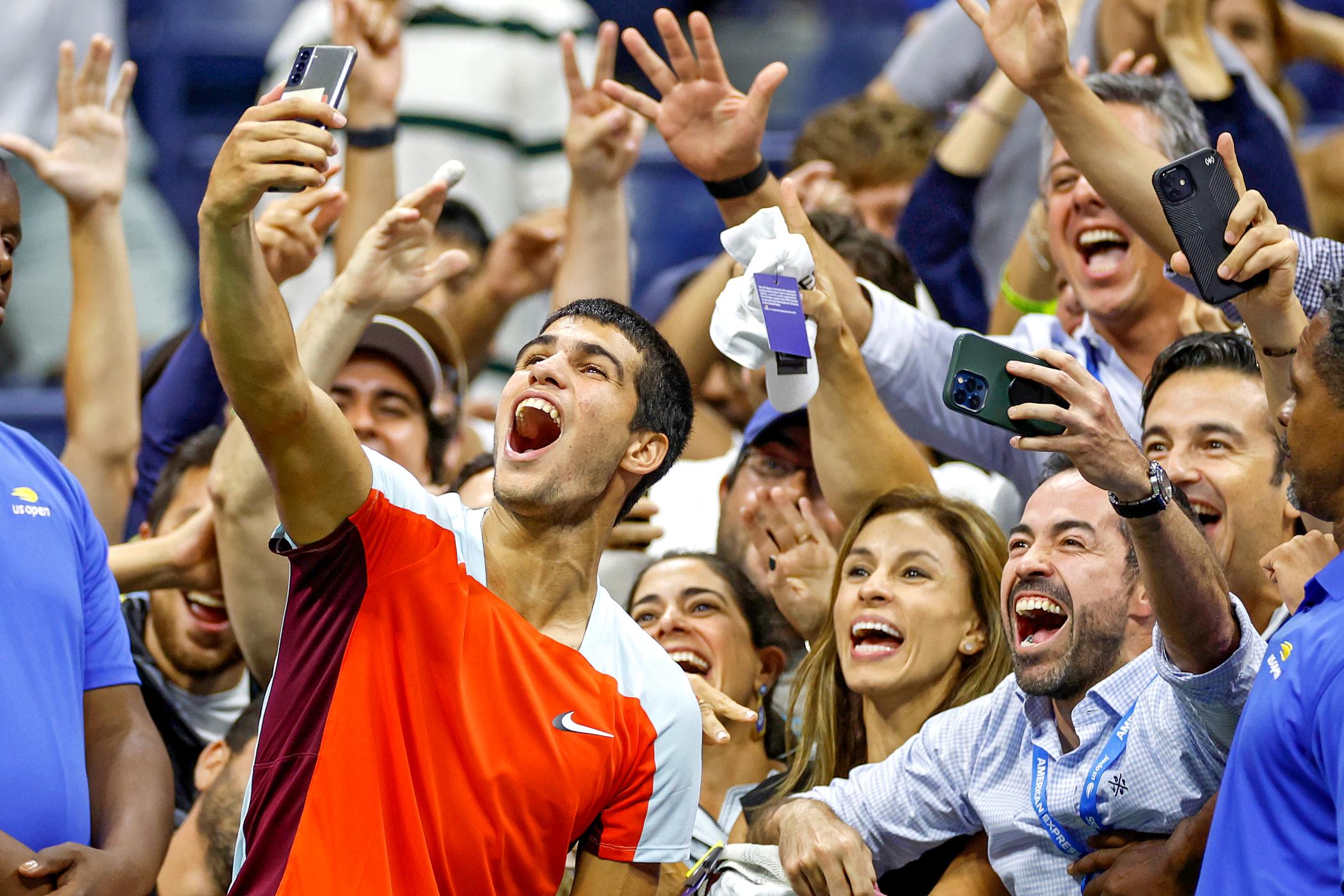 Alcaraz: Selfie mit Fans bei den US Open 2022