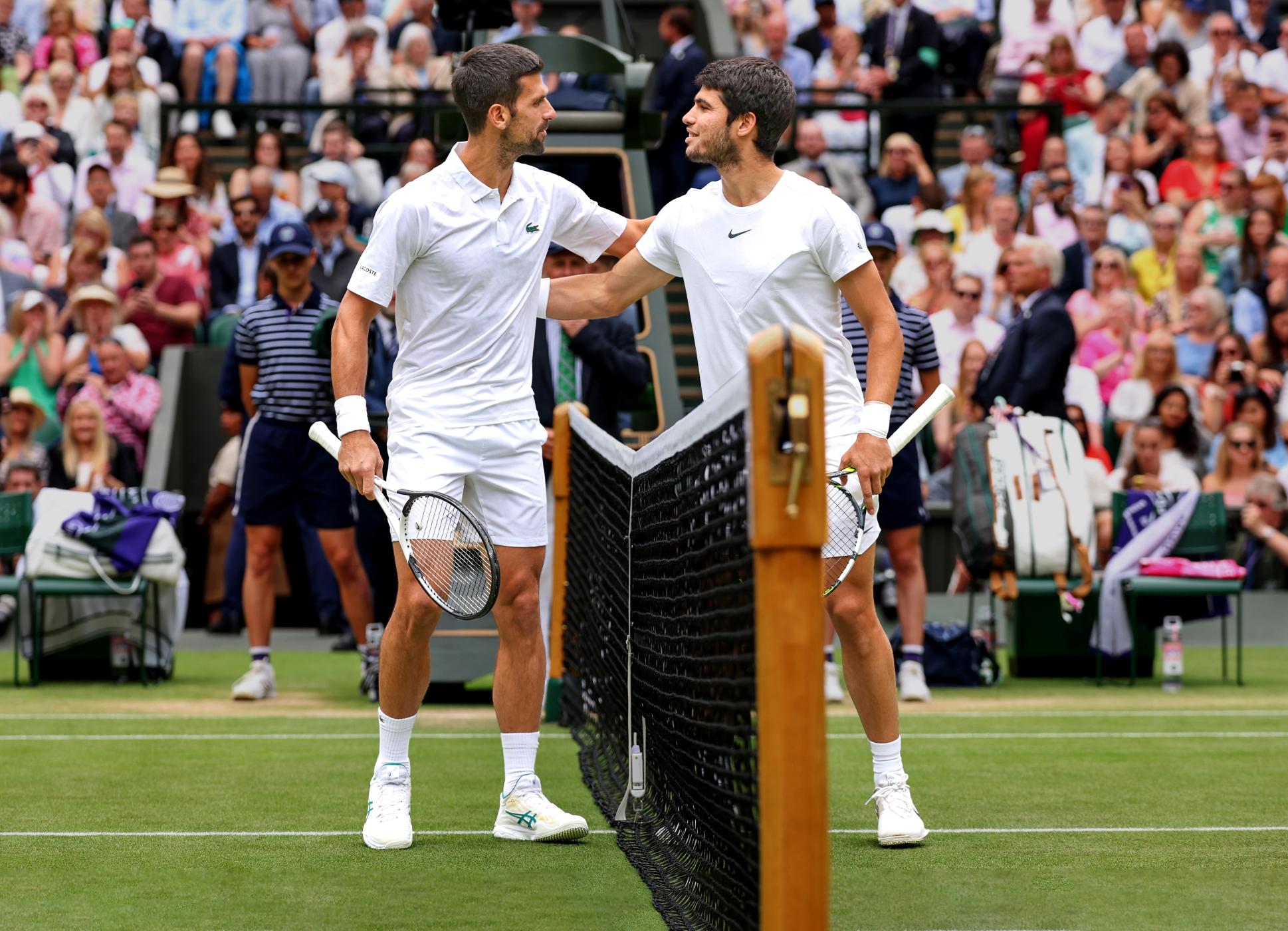 Alcaraz mit Wimbledon-Finalgegner Djokovic