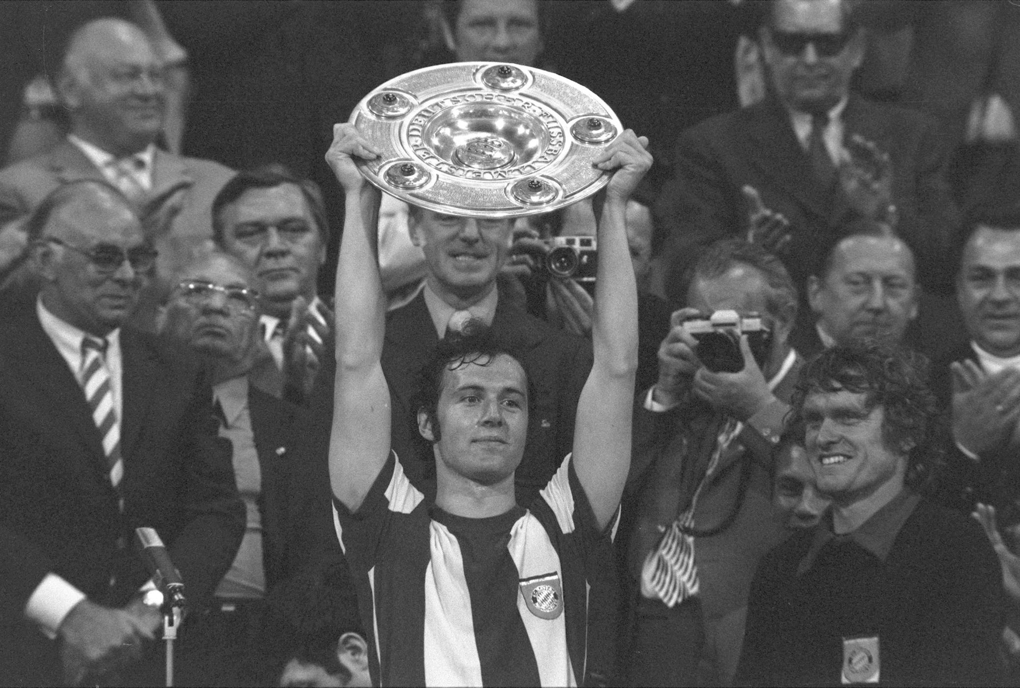 Franz Beckenbauer wird 1972 mit dem FC Bayern München Deutscher Meister.