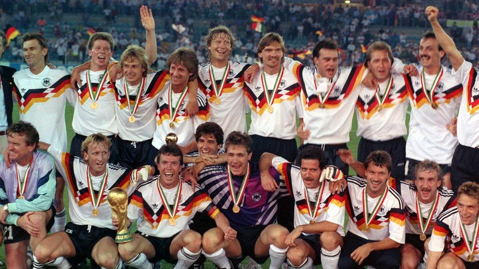 Deutschland wird Fußball-Weltmeister 1990