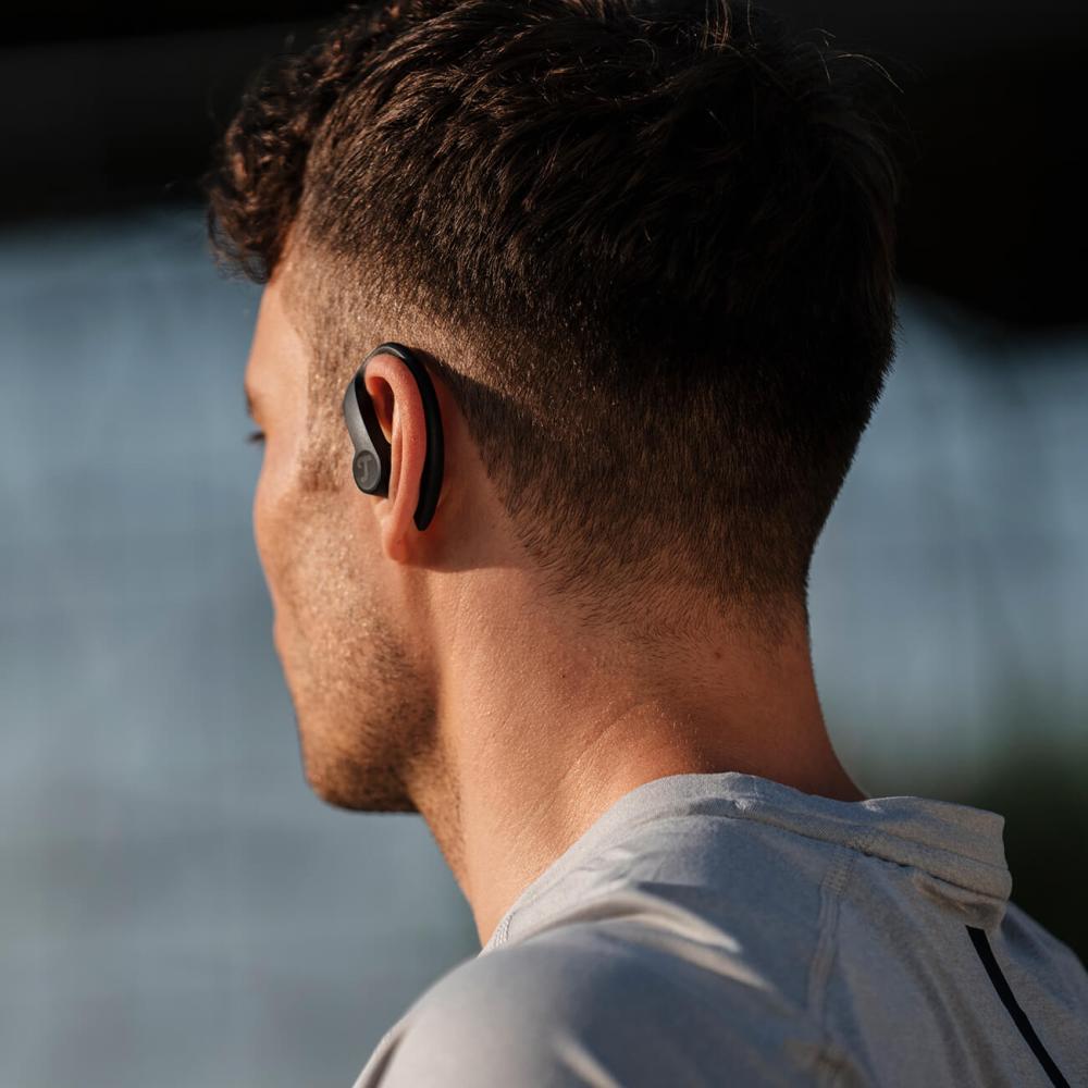 Der AIRY SPORTS TWS von Teufel: Die kabellosen In-Ear-Sportkopfhörer sitzen bequem aber sicher im Ohr