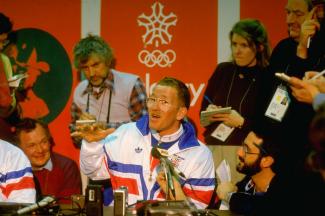 Eddie Edwards bei Pressekonferenz in Calgary 1988