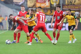 Dynamo Dresden gegen 1. FC Kaiserslautern