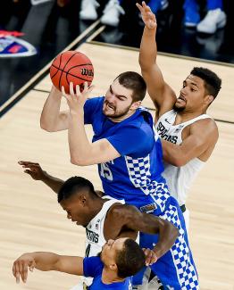 Ehemalige Kentucky Wildcats- und NBA-Spieler Isaac Humphries outet sich.
