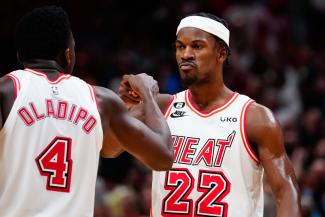 Jimmy Butler und Victor Oladipo von den Miami Heat